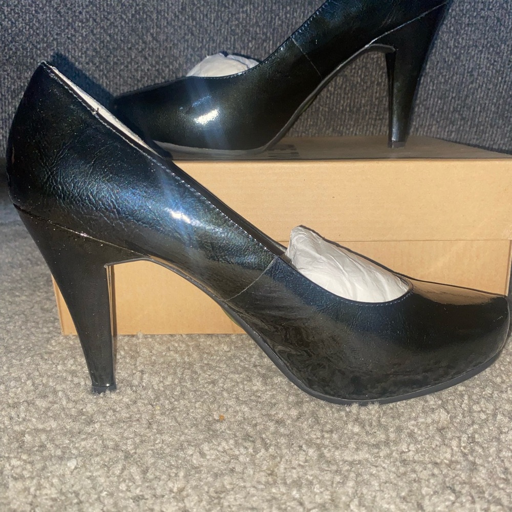 Me Too Blue black heels